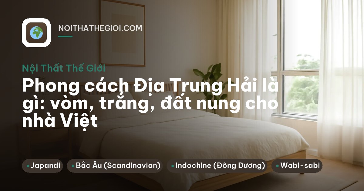 Tầng trệt nhà phố tường trắng vữa, vòm cong, sàn gạch đất nung, ghế mây và chậu cây